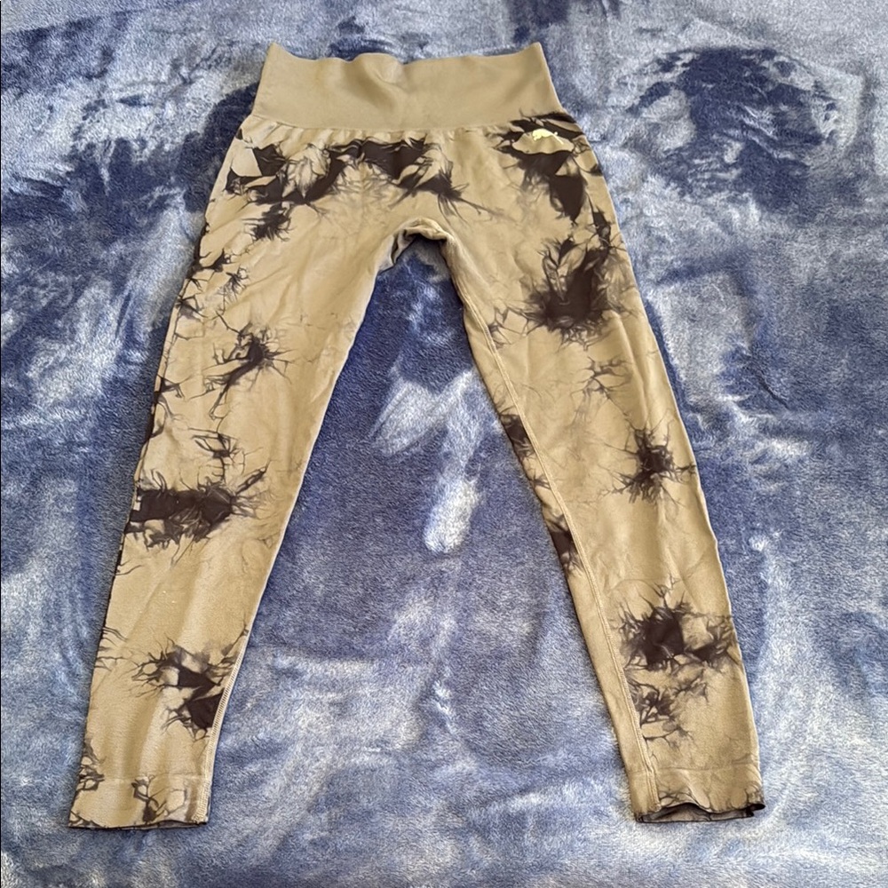 Women’s Blue and Gray Tie-Dye Leggings